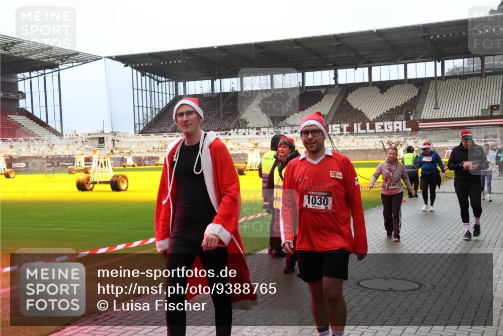 07.12.2025 - St. Pauli X-Mass-Run No. 15 Luisa Fischer http://msf.ph/oto/9388765 07.12.2025 11:57:07 Ziel 1030, 7499, 3498, 1088, 1271, 2596, 2598, 2599, 2824, 2825, 2826, 2929, 2932, 3007, 3383, 3433, 3459, 3496, 3498, 3511, 3842, 3843, 3844, 3900, 4172, 4174 meine-sportfotos.de