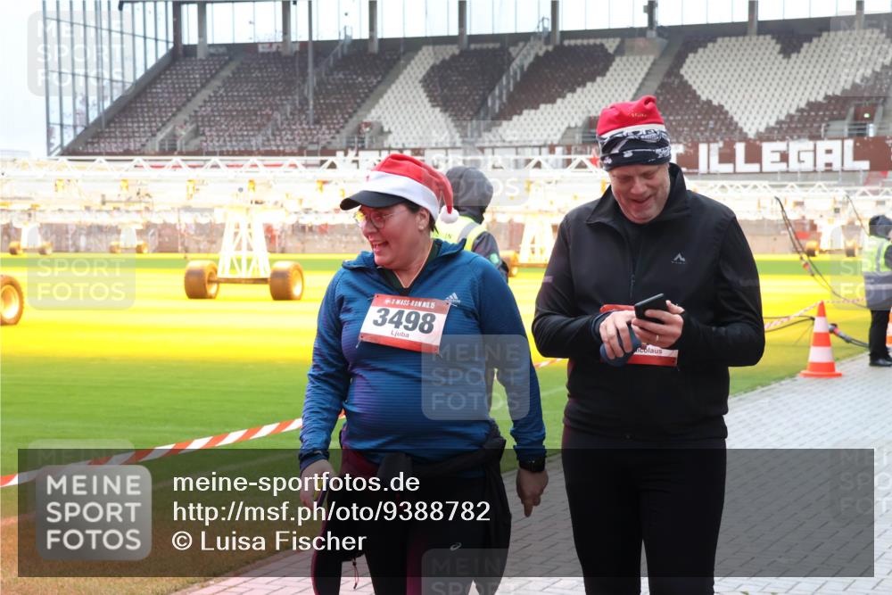 07.12.2025 - St. Pauli X-Mass-Run No. 15 Luisa Fischer http://msf.ph/oto/9388782 07.12.2025 11:57:17 Ziel 15, 3498, 722, 1088, 1271, 1836, 1877, 2496, 2596, 2598, 2599, 2824, 2825, 2826, 2929, 2932, 3007, 3383, 3433, 3459, 3496, 3498, 3511, 3842, 3843, 3844, 3900, 4172, 4174 meine-sportfotos.de