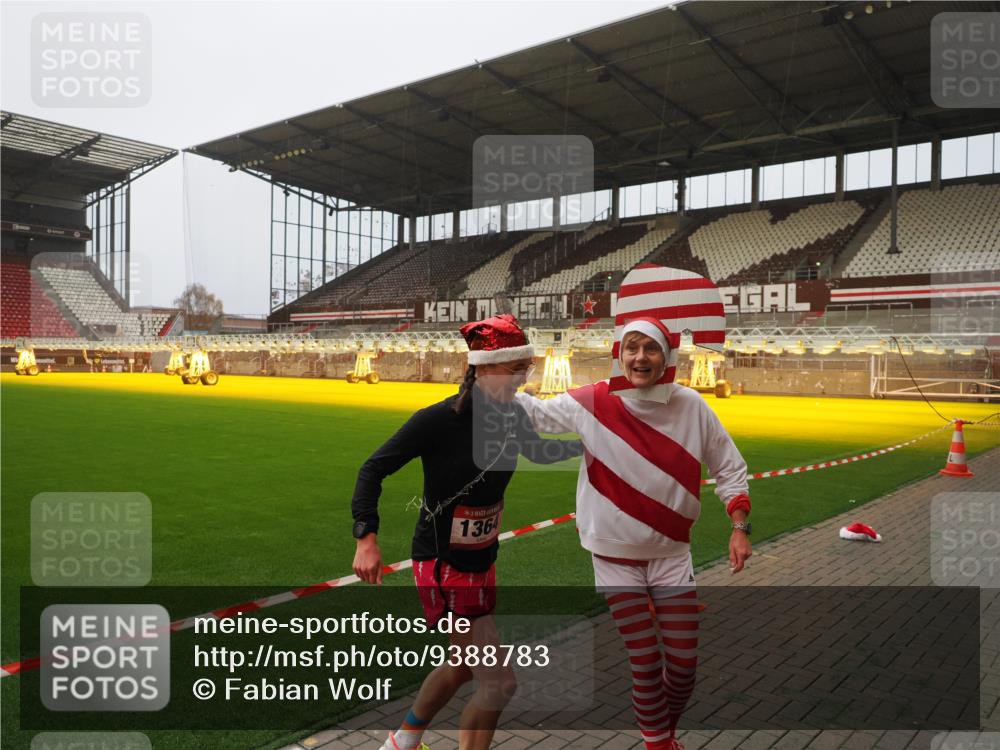 07.12.2025 - St. Pauli X-Mass-Run No. 15 Fabian Wolf http://msf.ph/oto/9388783 07.12.2025 10:20:20 Ziel 459, 1553, 2855, 3832, 4042, 4071, 4116, 4503, 4523 meine-sportfotos.de
