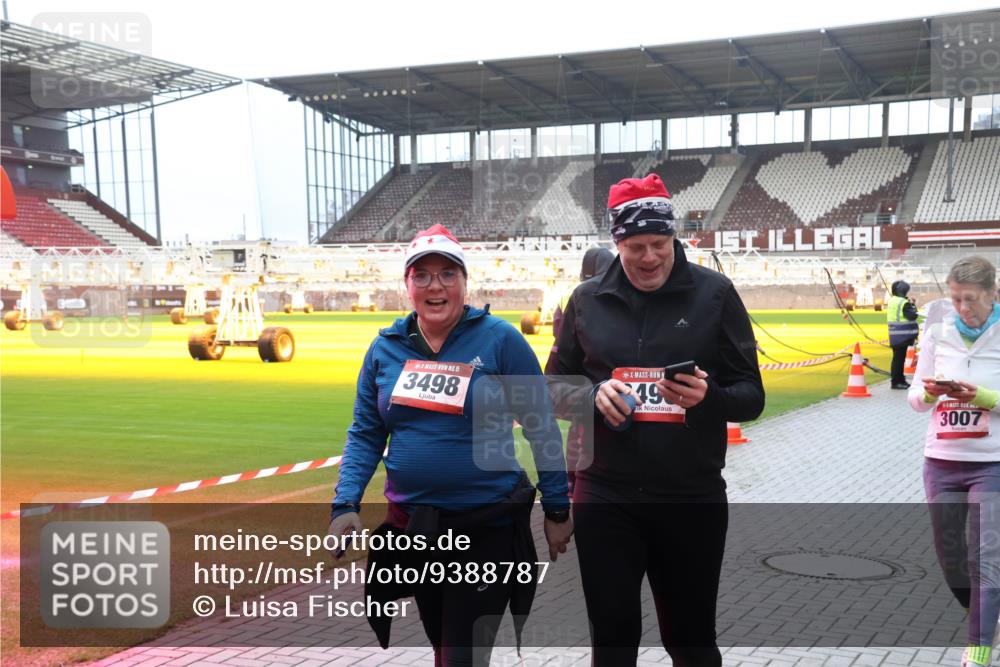 07.12.2025 - St. Pauli X-Mass-Run No. 15 Luisa Fischer http://msf.ph/oto/9388787 07.12.2025 11:57:18 Ziel 15, 3498, 49, 3007, 722, 1088, 1271, 1836, 1877, 2496, 2596, 2598, 2599, 2824, 2825, 2826, 2929, 2932, 3007, 3383, 3433, 3459, 3496, 3498, 3511, 3842, 3843, 3844, 3900, 4172, 4174 meine-sportfotos.de