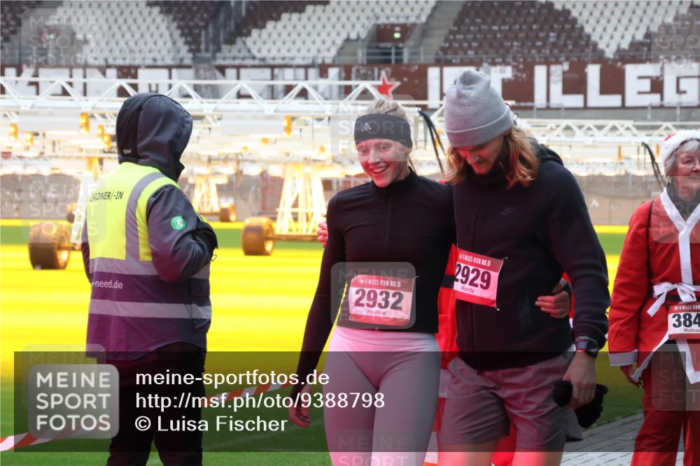 07.12.2025 - St. Pauli X-Mass-Run No. 15 Luisa Fischer http://msf.ph/oto/9388798 07.12.2025 11:57:34 Ziel 15, 2932, 15, 2929, 384, 722, 1271, 1327, 1836, 1877, 2496, 2596, 2598, 2599, 2811, 2824, 2825, 2826, 2932, 3383, 3459, 3842, 3844, 4172, 4174 meine-sportfotos.de