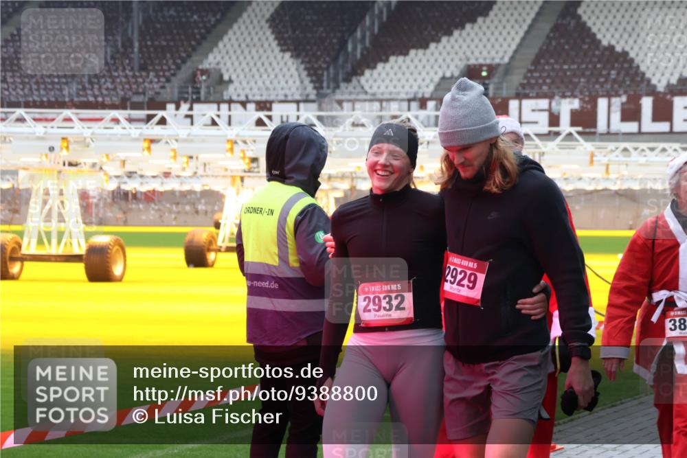 07.12.2025 - St. Pauli X-Mass-Run No. 15 Luisa Fischer http://msf.ph/oto/9388800 07.12.2025 11:57:34 Ziel 15, 2932, 15, 2929, 38, 722, 1271, 1327, 1836, 1877, 2496, 2596, 2598, 2599, 2811, 2824, 2825, 2826, 2932, 3383, 3459, 3842, 3844, 4172, 4174 meine-sportfotos.de