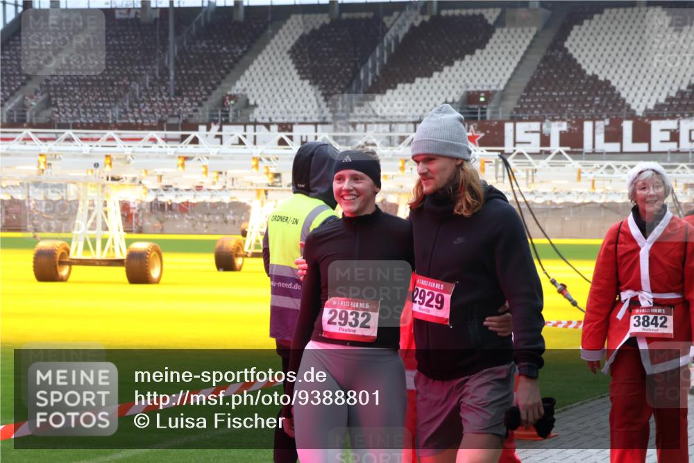 07.12.2025 - St. Pauli X-Mass-Run No. 15 Luisa Fischer http://msf.ph/oto/9388801 07.12.2025 11:57:35 Ziel 15, 2932, 15, 2929, 15, 3842, 722, 1271, 1327, 1836, 1877, 2496, 2596, 2598, 2599, 2811, 2824, 2825, 2826, 3383, 3459, 3842, 3844, 4172, 4174 meine-sportfotos.de
