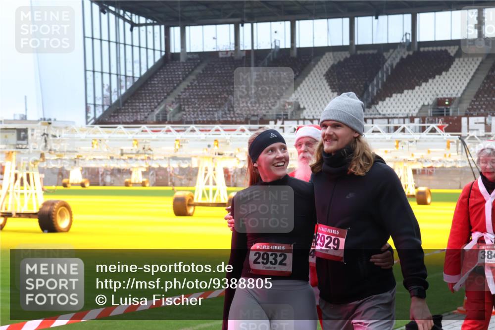 07.12.2025 - St. Pauli X-Mass-Run No. 15 Luisa Fischer http://msf.ph/oto/9388805 07.12.2025 11:57:36 Ziel 15, 2932, 15, 2929, 384, 722, 1271, 1327, 1836, 1877, 2496, 2596, 2598, 2599, 2811, 2824, 2825, 2826, 3383, 3459, 4172, 4174 meine-sportfotos.de