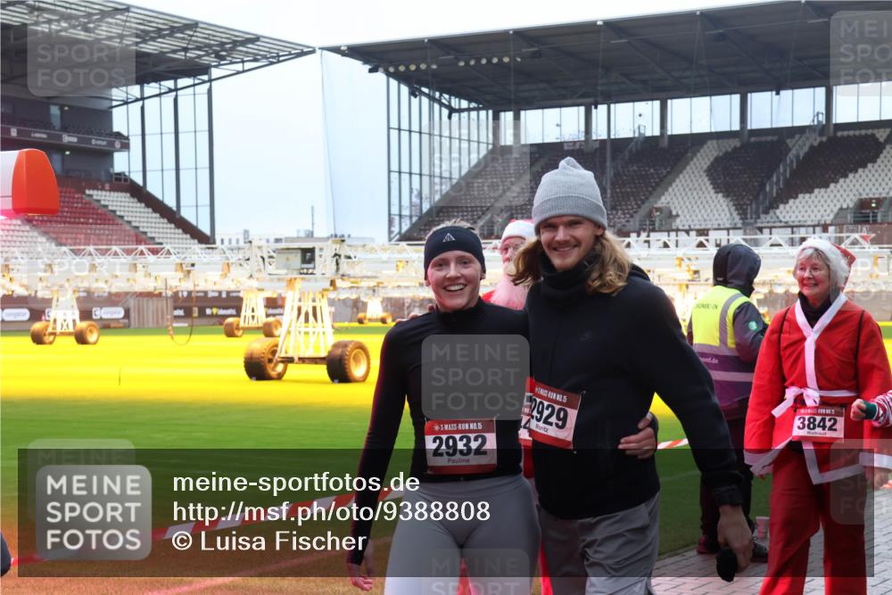 07.12.2025 - St. Pauli X-Mass-Run No. 15 Luisa Fischer http://msf.ph/oto/9388808 07.12.2025 11:57:37 Ziel 15, 2932, 15, 2929, 3842, 722, 1271, 1327, 1836, 1877, 2496, 2596, 2598, 2599, 2811, 2824, 2825, 2826, 3383, 3459, 4125, 4172, 4174 meine-sportfotos.de