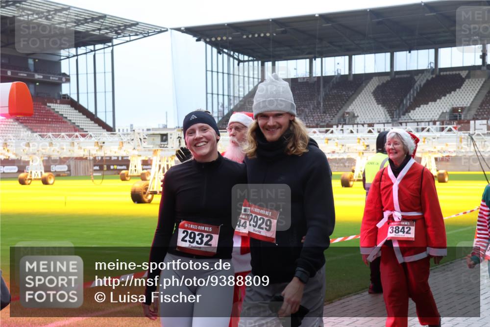 07.12.2025 - St. Pauli X-Mass-Run No. 15 Luisa Fischer http://msf.ph/oto/9388809 07.12.2025 11:57:37 Ziel 15, 2932, 15, 2929, 3842, 722, 1271, 1327, 1836, 1877, 2496, 2596, 2598, 2599, 2811, 2824, 2825, 2826, 3383, 3459, 4125, 4172, 4174 meine-sportfotos.de