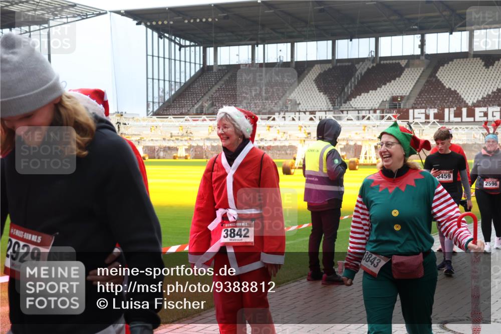 07.12.2025 - St. Pauli X-Mass-Run No. 15 Luisa Fischer http://msf.ph/oto/9388812 07.12.2025 11:57:38 Ziel 5, 2929, 15, 3842, 3459, 2596, 8843, 722, 1271, 1327, 1836, 1877, 2496, 2596, 2598, 2599, 2811, 2824, 2825, 2826, 3383, 3459, 4125, 4172, 4174 meine-sportfotos.de