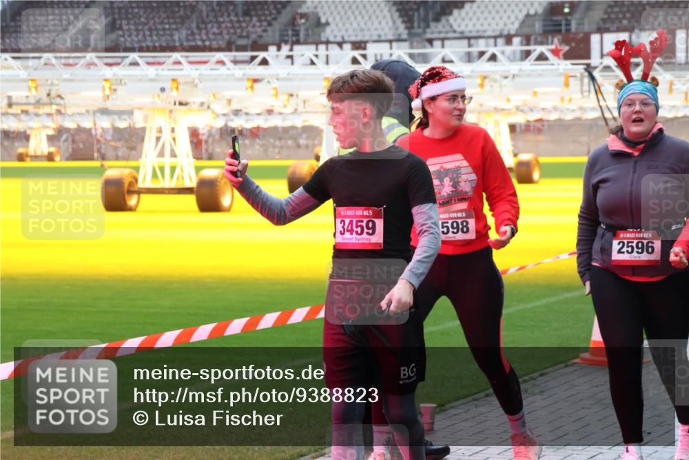 07.12.2025 - St. Pauli X-Mass-Run No. 15 Luisa Fischer http://msf.ph/oto/9388823 07.12.2025 11:57:41 Ziel 15, 3459, 15, 598, 15, 2596, 722, 1271, 1327, 1836, 1877, 2496, 2596, 2598, 2599, 2811, 2824, 2825, 2826, 3383, 3459, 4125, 4172, 4174 meine-sportfotos.de