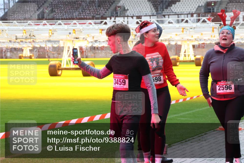 07.12.2025 - St. Pauli X-Mass-Run No. 15 Luisa Fischer http://msf.ph/oto/9388824 07.12.2025 11:57:41 Ziel 15, 3459, 15, 598, 15, 2596, 722, 1271, 1327, 1836, 1877, 2496, 2596, 2598, 2599, 2811, 2824, 2825, 2826, 3383, 3459, 4125, 4172, 4174 meine-sportfotos.de