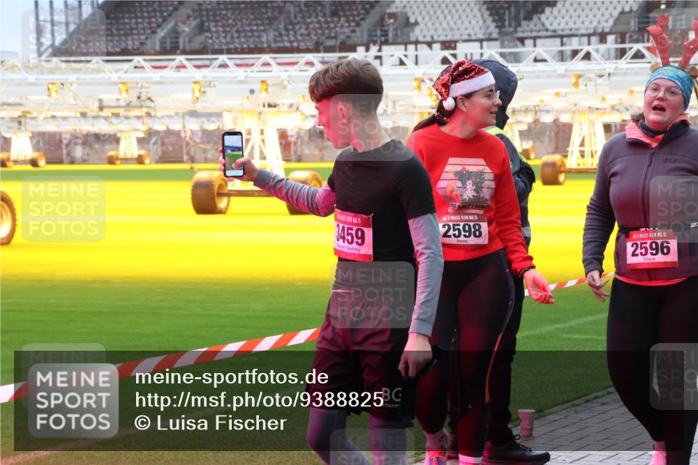07.12.2025 - St. Pauli X-Mass-Run No. 15 Luisa Fischer http://msf.ph/oto/9388825 07.12.2025 11:57:42 Ziel 15, 3459, 15, 2598, 15, 2596, 722, 1271, 1327, 1836, 1877, 2496, 2811, 2824, 2825, 2826, 3383, 3444, 3452, 3459, 4125, 4172, 4174 meine-sportfotos.de