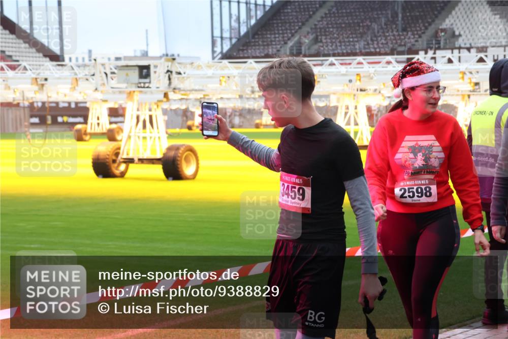 07.12.2025 - St. Pauli X-Mass-Run No. 15 Luisa Fischer http://msf.ph/oto/9388829 07.12.2025 11:57:43 Ziel 15, 3459, 15, 2598, 722, 1271, 1327, 1836, 1877, 2496, 2811, 2824, 2825, 2826, 3383, 3444, 3452, 3459, 4125 meine-sportfotos.de
