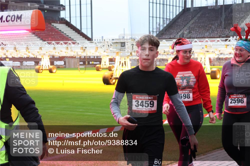 07.12.2025 - St. Pauli X-Mass-Run No. 15 Luisa Fischer http://msf.ph/oto/9388834 07.12.2025 11:57:44 Ziel 15, 3459, 15, 598, 15, 2596, 722, 1271, 1327, 1836, 1877, 2496, 2811, 2824, 2825, 2826, 3383, 3444, 3452, 3459, 3993, 4125 meine-sportfotos.de