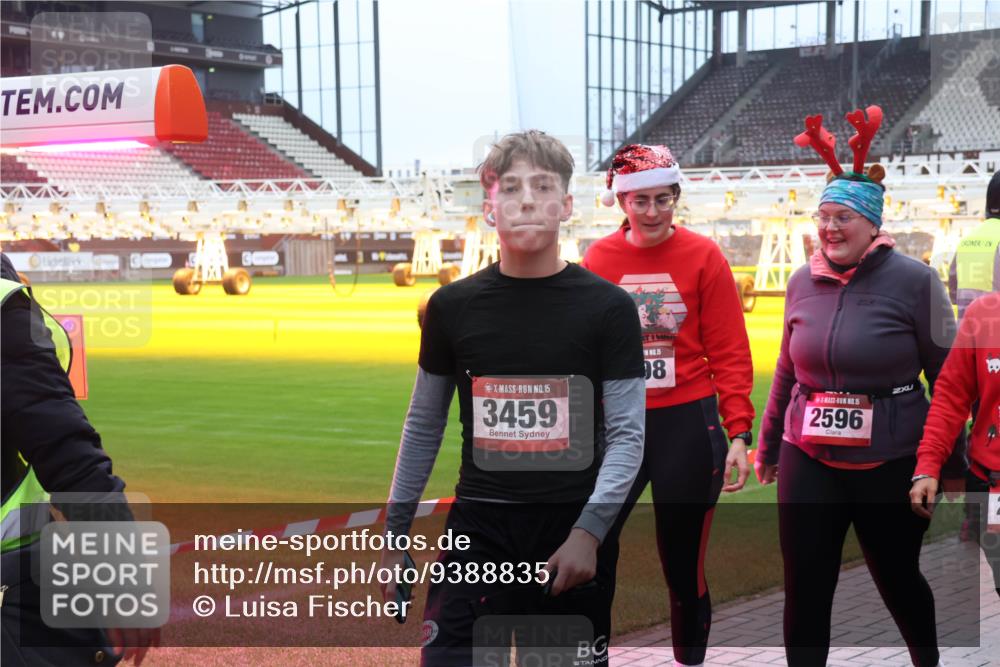 07.12.2025 - St. Pauli X-Mass-Run No. 15 Luisa Fischer http://msf.ph/oto/9388835 07.12.2025 11:57:44 Ziel 15, 3459, 15, 8, 15, 2596, 722, 1271, 1327, 1836, 1877, 2496, 2811, 2824, 2825, 2826, 3383, 3444, 3452, 3459, 3993, 4125 meine-sportfotos.de