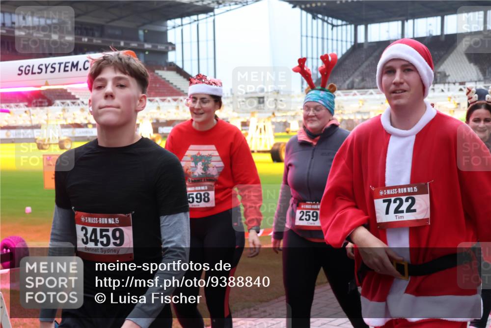 07.12.2025 - St. Pauli X-Mass-Run No. 15 Luisa Fischer http://msf.ph/oto/9388840 07.12.2025 11:57:45 Ziel 15, 3459, 598, 259, 15, 722, 722, 1271, 1327, 1836, 1877, 2228, 2496, 2811, 2824, 2825, 2826, 3383, 3444, 3452, 3459, 3993, 4125 meine-sportfotos.de