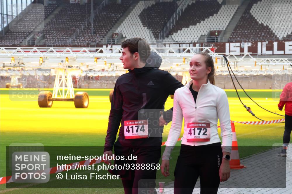 07.12.2025 - St. Pauli X-Mass-Run No. 15 Luisa Fischer http://msf.ph/oto/9388858 07.12.2025 11:57:51 Ziel 15, 4174, 15, 4172, 722, 1271, 1327, 1836, 1877, 2228, 2496, 2811, 3383, 3444, 3452, 3480, 3847, 3852, 3993, 4125 meine-sportfotos.de