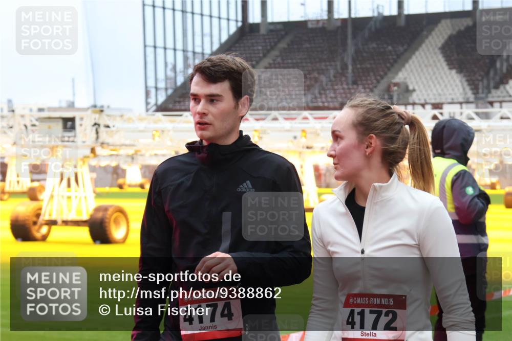 07.12.2025 - St. Pauli X-Mass-Run No. 15 Luisa Fischer http://msf.ph/oto/9388862 07.12.2025 11:57:53 Ziel 15, 4174, 15, 4172, 722, 1271, 1327, 1836, 1877, 2228, 2496, 2811, 3444, 3452, 3480, 3847, 3852, 3993, 4125 meine-sportfotos.de