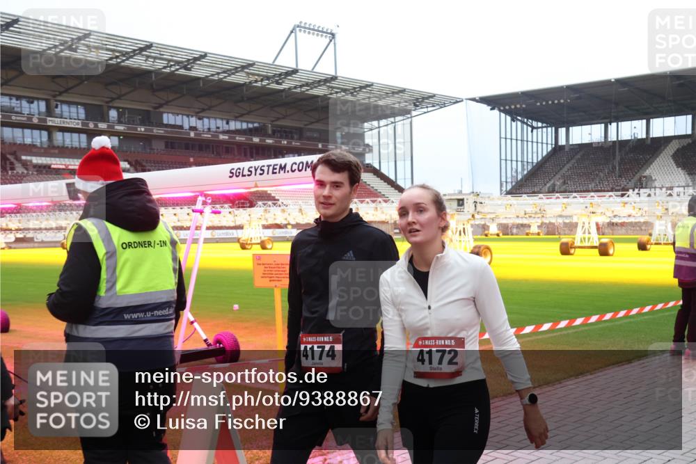 07.12.2025 - St. Pauli X-Mass-Run No. 15 Luisa Fischer http://msf.ph/oto/9388867 07.12.2025 11:57:54 Ziel 15, 4174, 15, 4172, 722, 1271, 1327, 1836, 1877, 2228, 2496, 2811, 3444, 3452, 3480, 3847, 3852, 3993, 4125 meine-sportfotos.de