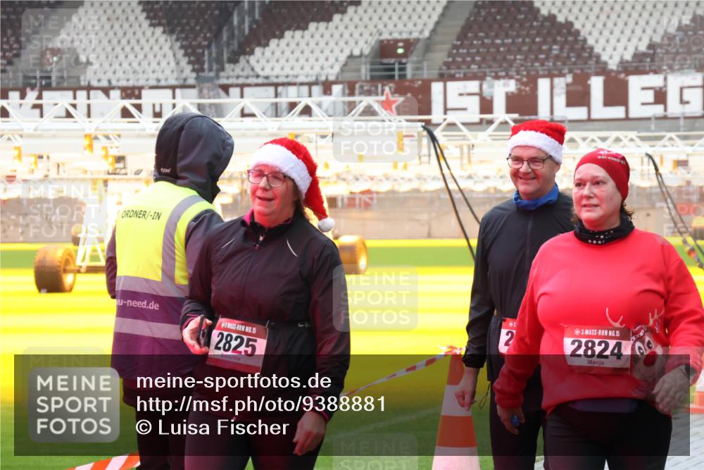 07.12.2025 - St. Pauli X-Mass-Run No. 15 Luisa Fischer http://msf.ph/oto/9388881 07.12.2025 11:58:00 Ziel 15, 2825, 2, 15, 2824, 1327, 1836, 1877, 2228, 2496, 2811, 3444, 3452, 3480, 3847, 3852, 3993, 4125 meine-sportfotos.de