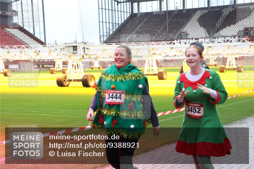 07.12.2025 - St. Pauli X-Mass-Run No. 15 Luisa Fischer http://msf.ph/oto/9388921 07.12.2025 11:58:19 Ziel 15, 3444, 15, 3452, 1327, 2228, 3444, 3452, 3480, 3801, 3817, 3847, 3852, 3993, 4125, 4218, 4240 meine-sportfotos.de