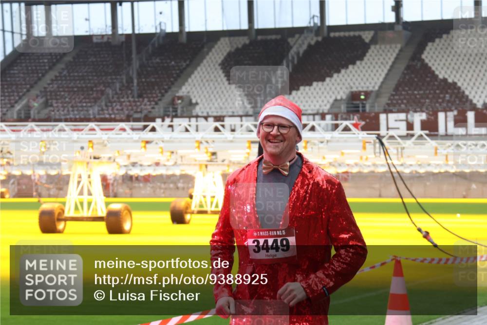 07.12.2025 - St. Pauli X-Mass-Run No. 15 Luisa Fischer http://msf.ph/oto/9388925 07.12.2025 11:58:21 Ziel 15, 3449, 2228, 3444, 3452, 3480, 3801, 3817, 3847, 3852, 3993, 4125, 4218, 4240 meine-sportfotos.de