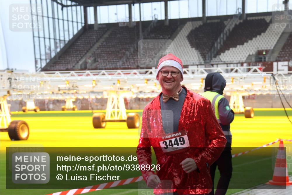 07.12.2025 - St. Pauli X-Mass-Run No. 15 Luisa Fischer http://msf.ph/oto/9388926 07.12.2025 11:58:22 Ziel 15, 3449, 15, 2228, 3444, 3452, 3480, 3801, 3817, 3847, 3852, 3993, 4125, 4218, 4240 meine-sportfotos.de