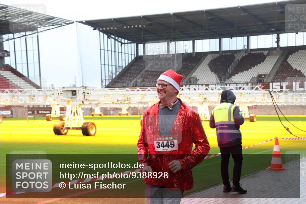 07.12.2025 - St. Pauli X-Mass-Run No. 15 Luisa Fischer http://msf.ph/oto/9388928 07.12.2025 11:58:22 Ziel 15, 3449, 2228, 3444, 3452, 3480, 3801, 3817, 3847, 3852, 3993, 4125, 4218, 4240 meine-sportfotos.de
