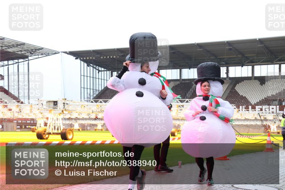 07.12.2025 - St. Pauli X-Mass-Run No. 15 Luisa Fischer http://msf.ph/oto/9388940 07.12.2025 11:58:33 Ziel 1151, 1909, 1914, 2228, 3150, 3457, 3480, 3661, 3801, 3817, 3847, 3852, 4057, 4218, 4240, 4721 meine-sportfotos.de