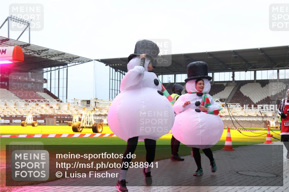 07.12.2025 - St. Pauli X-Mass-Run No. 15 Luisa Fischer http://msf.ph/oto/9388941 07.12.2025 11:58:33 Ziel 111, 1151, 1909, 1914, 2228, 3150, 3457, 3480, 3661, 3801, 3817, 3847, 3852, 4057, 4218, 4240, 4721 meine-sportfotos.de