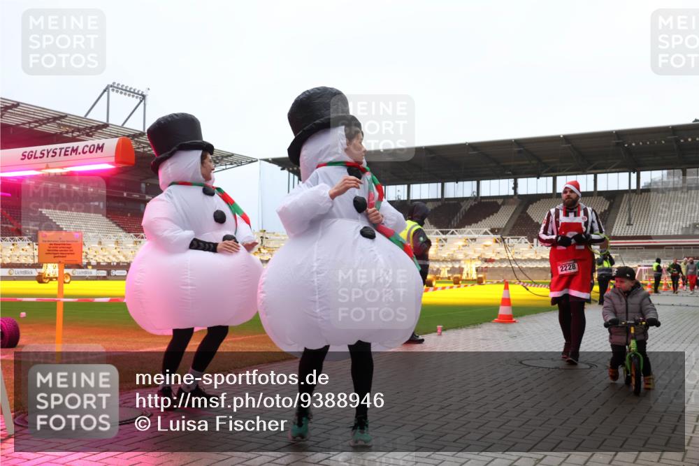 07.12.2025 - St. Pauli X-Mass-Run No. 15 Luisa Fischer http://msf.ph/oto/9388946 07.12.2025 11:58:35 Ziel 4, 2228, 1151, 1909, 1914, 3150, 3457, 3661, 3801, 3817, 3847, 4057, 4218, 4240, 4721 meine-sportfotos.de
