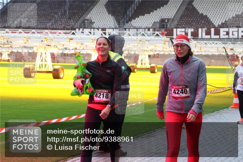 07.12.2025 - St. Pauli X-Mass-Run No. 15 Luisa Fischer http://msf.ph/oto/9388961 07.12.2025 11:58:55 Ziel 15, 4218, 4240, 38, 163, 409, 413, 415, 419, 589, 1151, 1909, 1914, 3150, 3192, 3457, 3533, 3661, 3801, 3817, 4057, 4218, 4240, 4312, 4505, 4721 meine-sportfotos.de