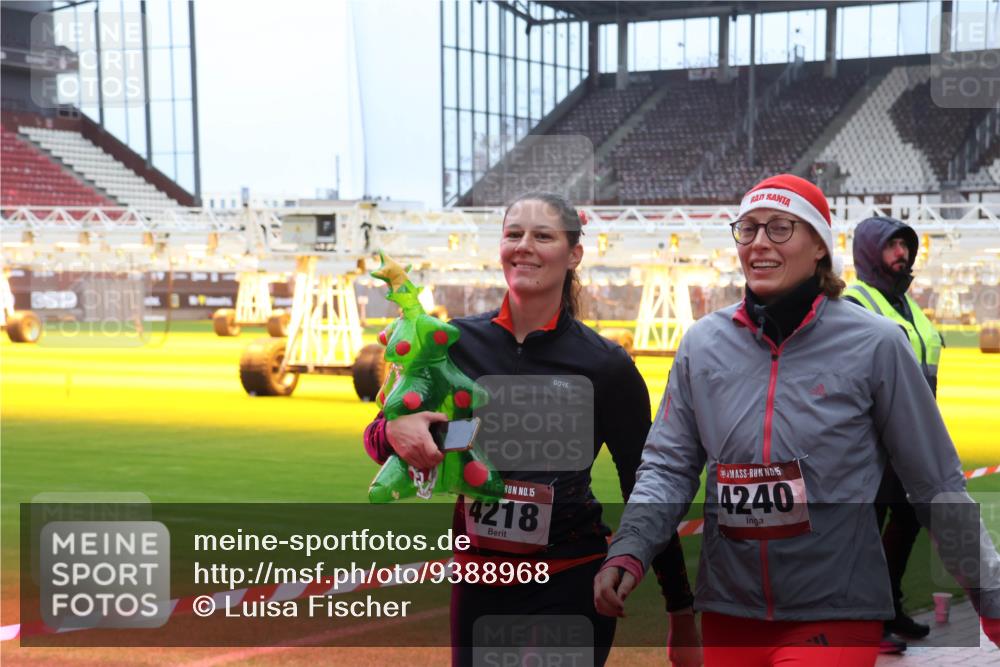 07.12.2025 - St. Pauli X-Mass-Run No. 15 Luisa Fischer http://msf.ph/oto/9388968 07.12.2025 11:58:57 Ziel 15, 4218, 4240, 163, 409, 413, 415, 419, 589, 1151, 1909, 1914, 3150, 3192, 3457, 3533, 3661, 3801, 3817, 4057, 4312, 4505, 4721 meine-sportfotos.de