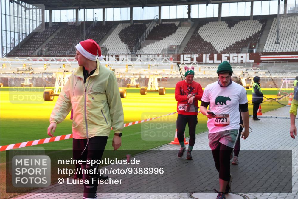 07.12.2025 - St. Pauli X-Mass-Run No. 15 Luisa Fischer http://msf.ph/oto/9388996 07.12.2025 11:59:07 Ziel 3661, 15, 4721, 163, 409, 413, 415, 419, 589, 1151, 1777, 1909, 1914, 3150, 3192, 3457, 3533, 3661, 4057, 4312, 4505, 4721 meine-sportfotos.de
