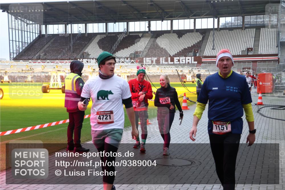 07.12.2025 - St. Pauli X-Mass-Run No. 15 Luisa Fischer http://msf.ph/oto/9389004 07.12.2025 11:59:09 Ziel 15, 4721, 61, 3457, 54, 28, 18, 09, 50, 15, 1151, 163, 409, 413, 415, 419, 589, 1151, 1777, 1909, 1914, 3150, 3192, 3457, 3533, 3661, 4057, 4312, 4505, 4721 meine-sportfotos.de