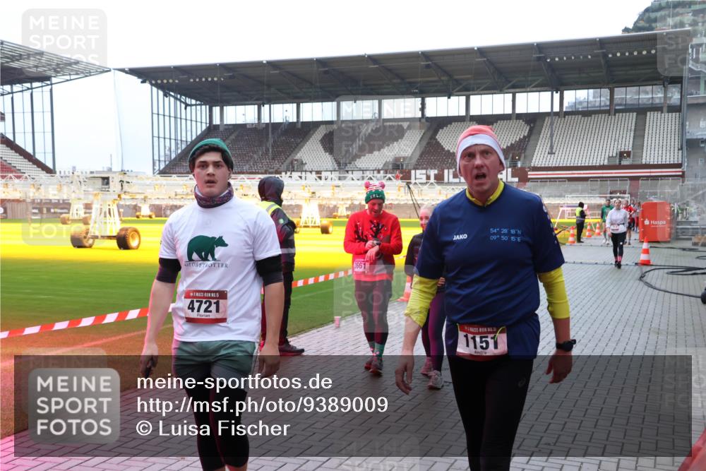 07.12.2025 - St. Pauli X-Mass-Run No. 15 Luisa Fischer http://msf.ph/oto/9389009 07.12.2025 11:59:10 Ziel 15, 4721, 3661, 54, 28, 18, 09, 50, 15, 1151, 163, 409, 413, 415, 419, 589, 1151, 1777, 1909, 1914, 3150, 3192, 3457, 3533, 3661, 4057, 4312, 4505, 4721, 4733 meine-sportfotos.de