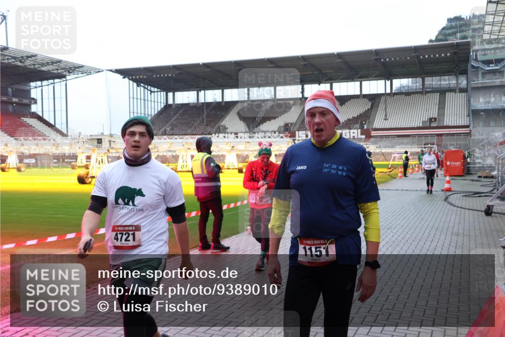 07.12.2025 - St. Pauli X-Mass-Run No. 15 Luisa Fischer http://msf.ph/oto/9389010 07.12.2025 11:59:11 Ziel 15, 4721, 54, 28, 18, 09, 50, 15, 15, 1151, 163, 409, 413, 415, 419, 589, 1151, 1777, 1909, 1914, 3150, 3192, 3457, 3533, 3661, 4057, 4312, 4505, 4721, 4733 meine-sportfotos.de