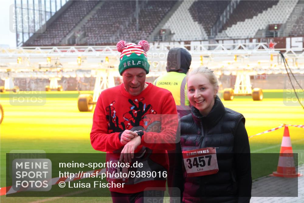07.12.2025 - St. Pauli X-Mass-Run No. 15 Luisa Fischer http://msf.ph/oto/9389016 07.12.2025 11:59:13 Ziel 13, 3661, 15, 3457, 163, 409, 413, 415, 419, 589, 1151, 1777, 1909, 1914, 3150, 3192, 3457, 3533, 3661, 4057, 4312, 4505, 4721, 4733, 4749 meine-sportfotos.de