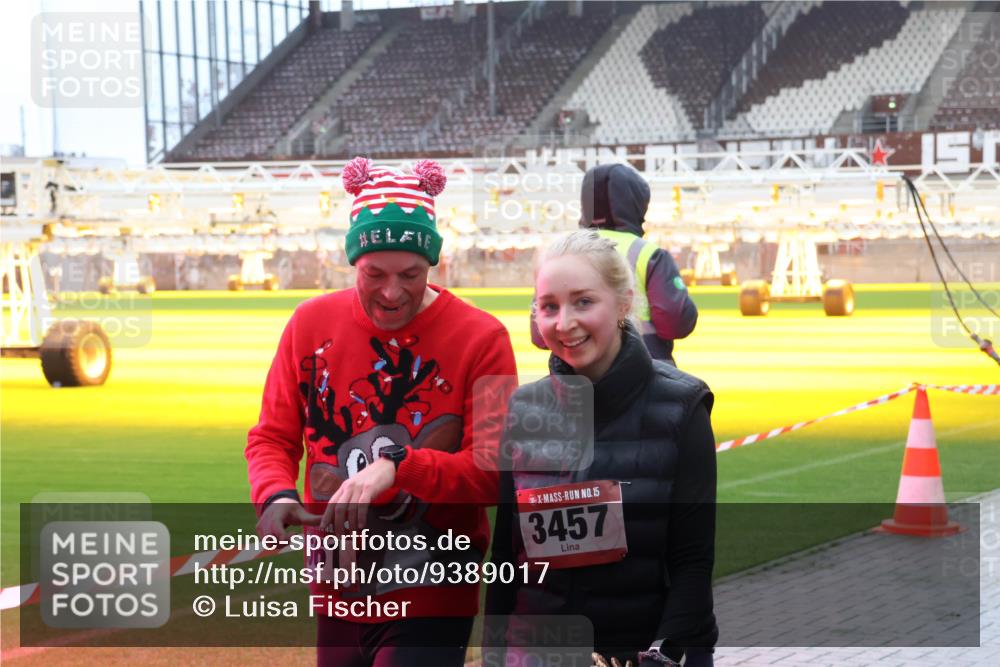07.12.2025 - St. Pauli X-Mass-Run No. 15 Luisa Fischer http://msf.ph/oto/9389017 07.12.2025 11:59:13 Ziel 10, 661, 15, 3457, 163, 409, 413, 415, 419, 589, 1151, 1777, 1909, 1914, 3150, 3192, 3457, 3533, 3661, 4057, 4312, 4505, 4721, 4733, 4749 meine-sportfotos.de