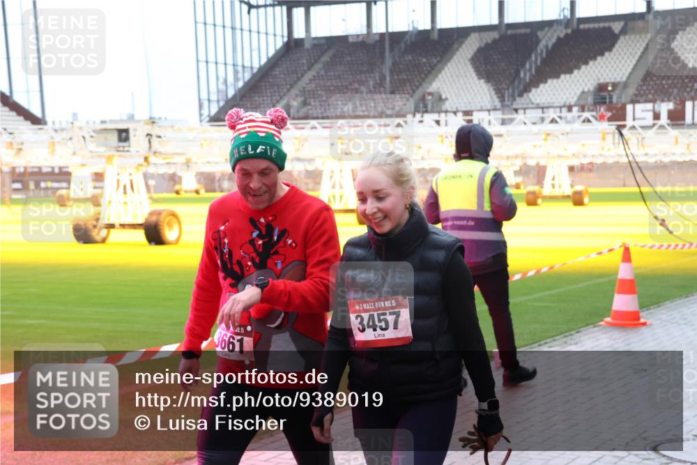 07.12.2025 - St. Pauli X-Mass-Run No. 15 Luisa Fischer http://msf.ph/oto/9389019 07.12.2025 11:59:13 Ziel 0, 15, 3661, 15, 3457, 163, 409, 413, 415, 419, 589, 1151, 1777, 1909, 1914, 3150, 3192, 3457, 3533, 3661, 4057, 4312, 4505, 4721, 4733, 4749 meine-sportfotos.de