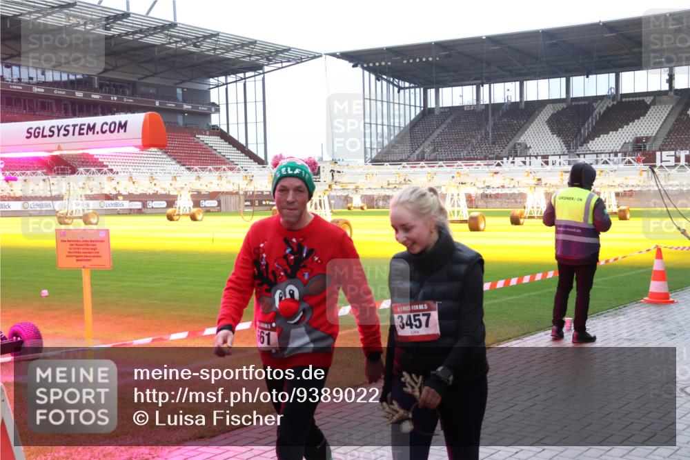 07.12.2025 - St. Pauli X-Mass-Run No. 15 Luisa Fischer http://msf.ph/oto/9389022 07.12.2025 11:59:14 Ziel 61, 3457, 163, 409, 413, 415, 419, 589, 1151, 1777, 1909, 1914, 3150, 3192, 3457, 3533, 3661, 4057, 4312, 4505, 4721, 4733, 4749 meine-sportfotos.de