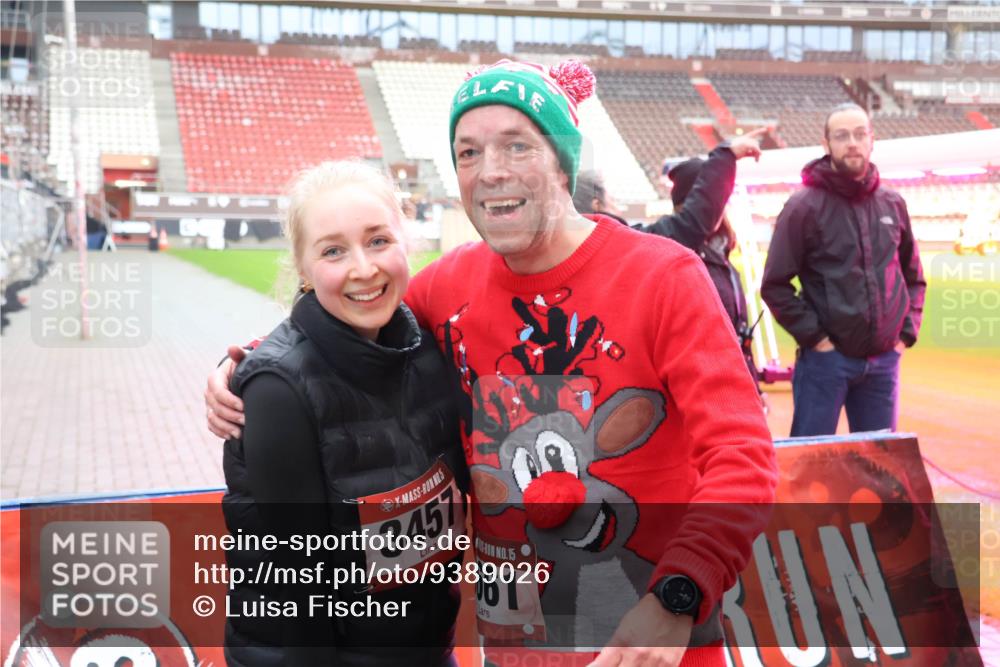 07.12.2025 - St. Pauli X-Mass-Run No. 15 Luisa Fischer http://msf.ph/oto/9389026 07.12.2025 11:59:20 Ziel 3457, 15, 661, 163, 409, 413, 415, 419, 589, 1337, 1406, 1777, 3150, 3192, 3533, 4057, 4312, 4505, 4733, 4749 meine-sportfotos.de