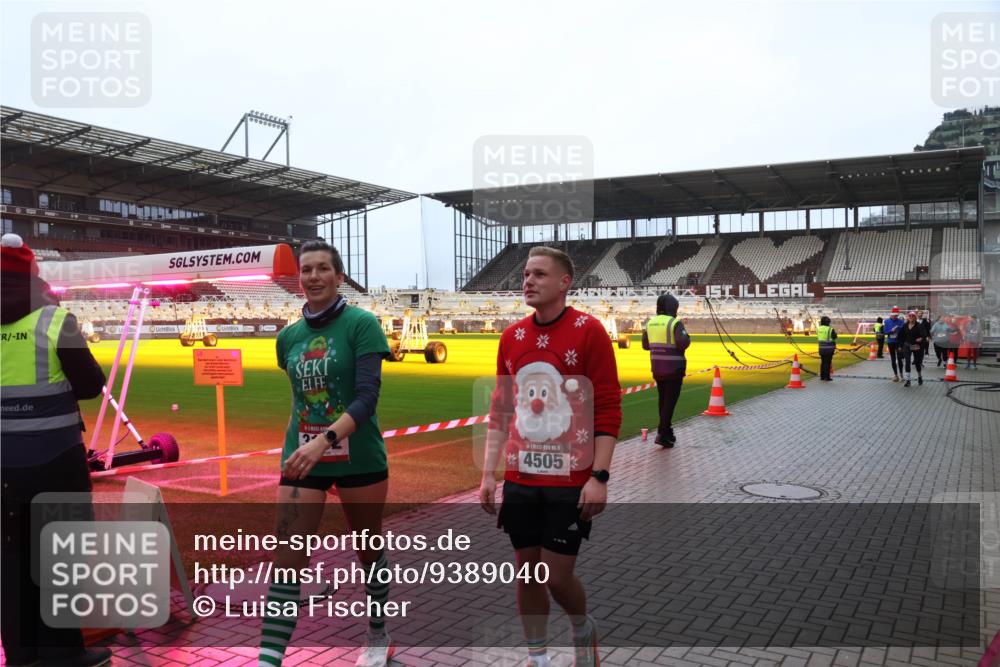 07.12.2025 - St. Pauli X-Mass-Run No. 15 Luisa Fischer http://msf.ph/oto/9389040 07.12.2025 11:59:33 Ziel 4505, 409, 413, 415, 419, 589, 862, 1337, 1406, 1777, 3192, 3533, 4242, 4312, 4505, 4733, 4749, 4790 meine-sportfotos.de