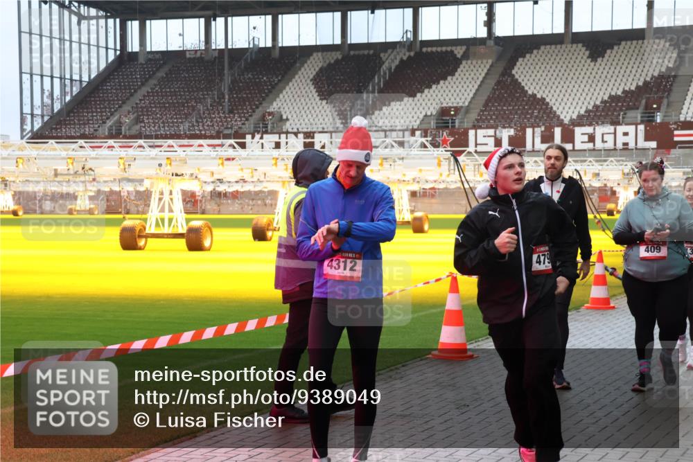 07.12.2025 - St. Pauli X-Mass-Run No. 15 Luisa Fischer http://msf.ph/oto/9389049 07.12.2025 11:59:47 Ziel 4312, 479, 409, 862, 1337, 1406, 1777, 1864, 1865, 1868, 2627, 2630, 2741, 4242, 4306, 4733, 4744, 4749, 4754, 4790 meine-sportfotos.de