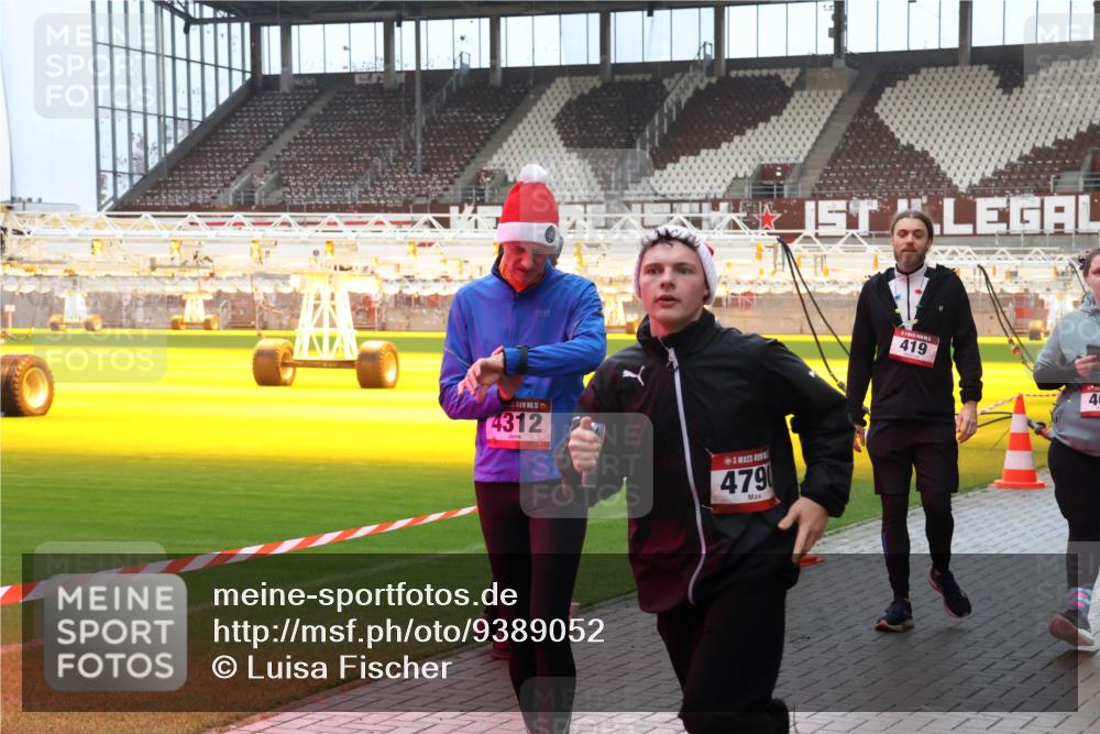 07.12.2025 - St. Pauli X-Mass-Run No. 15 Luisa Fischer http://msf.ph/oto/9389052 07.12.2025 11:59:48 Ziel 15, 4312, 4790, 419, 40, 862, 1337, 1406, 1777, 1864, 1865, 1868, 2627, 2630, 2741, 4242, 4306, 4733, 4744, 4749, 4754, 4790 meine-sportfotos.de