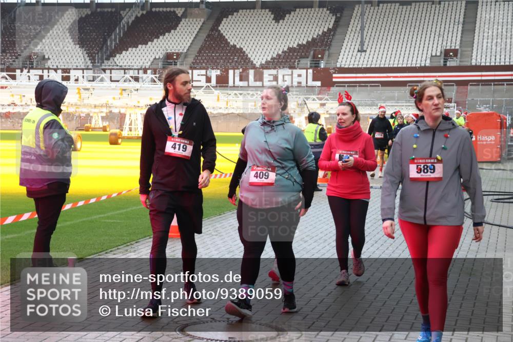 07.12.2025 - St. Pauli X-Mass-Run No. 15 Luisa Fischer http://msf.ph/oto/9389059 07.12.2025 11:59:50 Ziel 419, 409, 2714, 5, 589, 862, 1337, 1406, 1777, 1864, 1865, 1868, 2627, 2630, 2741, 4242, 4306, 4733, 4744, 4749, 4754, 4790 meine-sportfotos.de