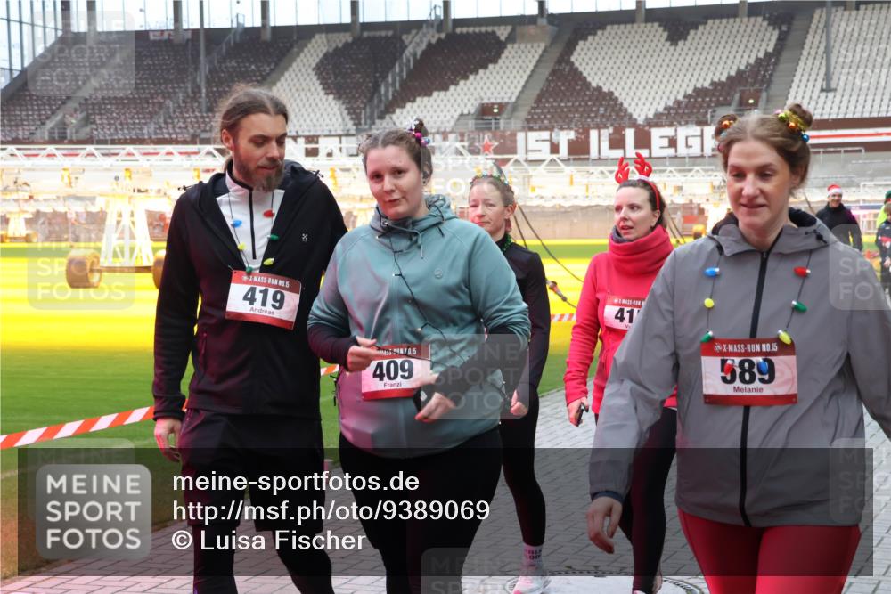 07.12.2025 - St. Pauli X-Mass-Run No. 15 Luisa Fischer http://msf.ph/oto/9389069 07.12.2025 11:59:52 Ziel 15, 419, 0, 15, 409, 41, 15, 589, 862, 1337, 1406, 1864, 1865, 1868, 2627, 2630, 2741, 4242, 4306, 4733, 4744, 4749, 4754, 4790 meine-sportfotos.de
