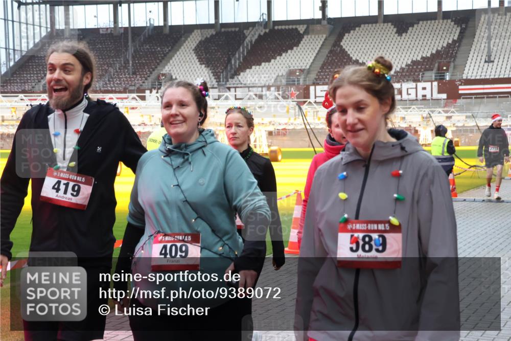 07.12.2025 - St. Pauli X-Mass-Run No. 15 Luisa Fischer http://msf.ph/oto/9389072 07.12.2025 11:59:53 Ziel 15, 419, 0, 15, 409, 15, 589, 2714, 862, 1337, 1406, 1864, 1865, 1868, 2627, 2630, 2741, 4242, 4306, 4733, 4744, 4749, 4754, 4790 meine-sportfotos.de