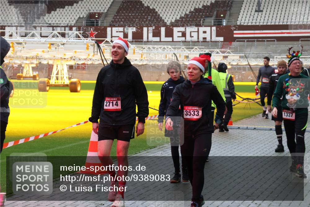 07.12.2025 - St. Pauli X-Mass-Run No. 15 Luisa Fischer http://msf.ph/oto/9389083 07.12.2025 12:00:03 Ziel 15, 2714, 15, 3533, 4754, 1337, 862, 1337, 1406, 1864, 1865, 1868, 2627, 2630, 2741, 4242, 4306, 4744, 4754, 4790 meine-sportfotos.de
