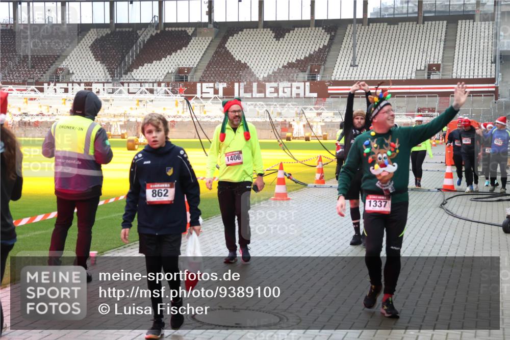 07.12.2025 - St. Pauli X-Mass-Run No. 15 Luisa Fischer http://msf.ph/oto/9389100 07.12.2025 12:00:08 Ziel 862, 1406, 1337, 1864, 430, 1865, 862, 1337, 1406, 1864, 1865, 1868, 2627, 2630, 2741, 4242, 4306, 4744, 4754, 4790 meine-sportfotos.de