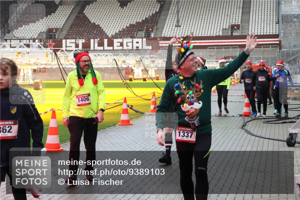 07.12.2025 - St. Pauli X-Mass-Run No. 15 Luisa Fischer http://msf.ph/oto/9389103 07.12.2025 12:00:08 Ziel 5, 362, 1406, 15, 1337, 1868, 1864, 1865, 862, 1337, 1406, 1864, 1865, 1868, 2627, 2630, 2741, 4242, 4306, 4744, 4754, 4790 meine-sportfotos.de