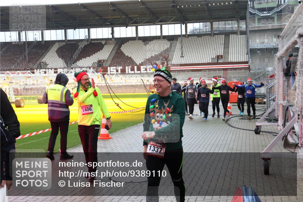 07.12.2025 - St. Pauli X-Mass-Run No. 15 Luisa Fischer http://msf.ph/oto/9389110 07.12.2025 12:00:10 Ziel 1406, 5, 1337, 4749, 1864, 1865, 4306, 1864, 1865, 1868, 2627, 2630, 2741, 4242, 4306, 4743, 4744, 4754, 4790 meine-sportfotos.de